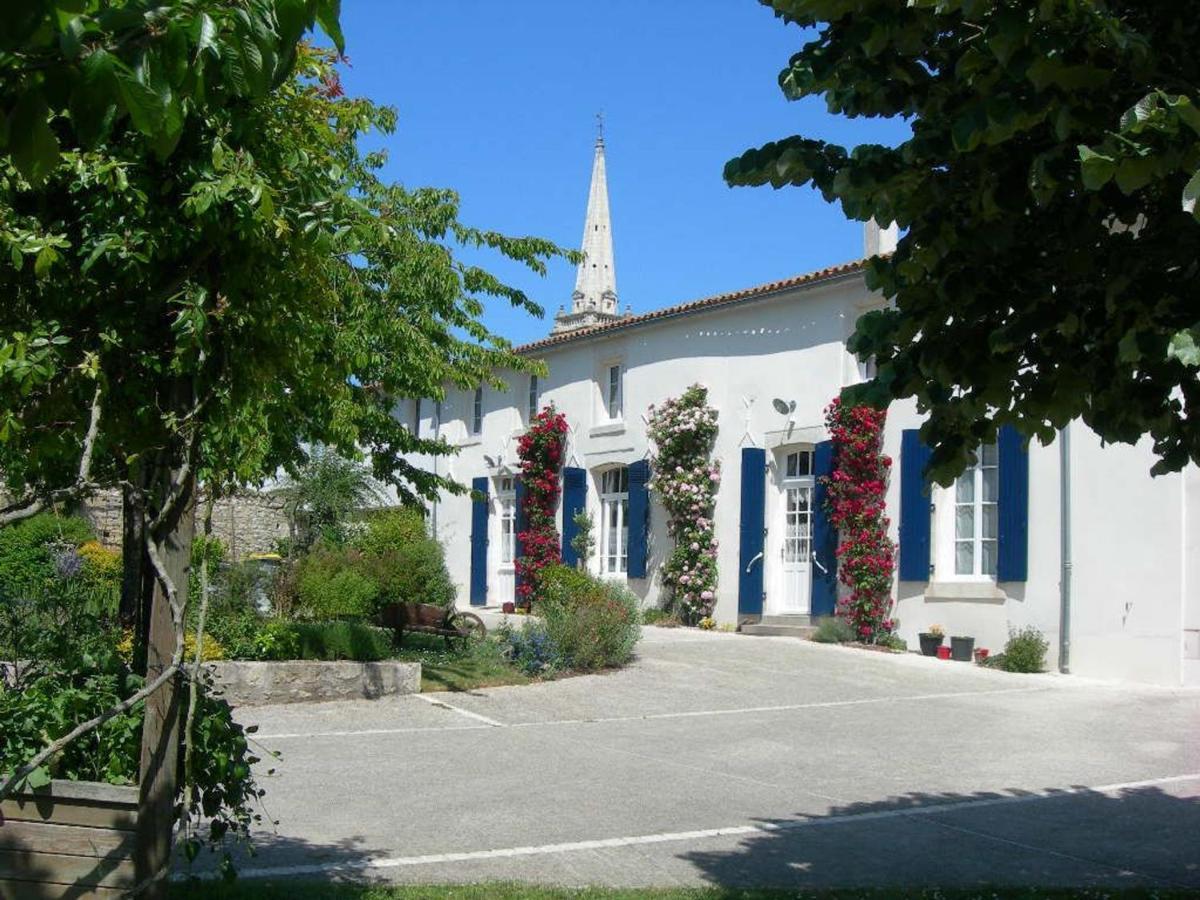 Villa Maison Au Coeur Du Marais Poitevin Avec Barques, Canoes, Pedalo Et Velos Включены - Fr-1-426-147 Damvix Exterior foto