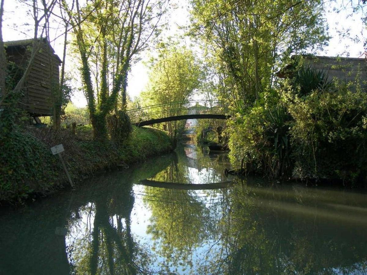 Villa Maison Au Coeur Du Marais Poitevin Avec Barques, Canoes, Pedalo Et Velos Включены - Fr-1-426-147 Damvix Exterior foto